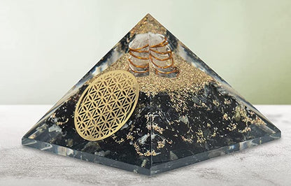 Black-Tourmaline-Orgonite-Pyramid-with-Clear-Quartz-Crystal-and-Copper-Coil